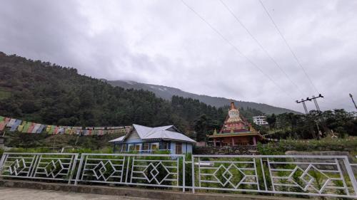 Bomdila Cama Y Desayuno | Accomoon River Side Cottages
