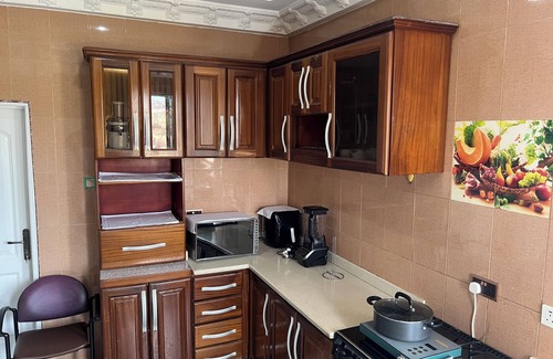 Accra Apartamento | Luxury 2BR Accra, Near Beach with WiFi, Breakfast, 20min Airport.