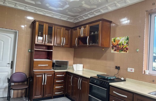 Accra Apartamento | Luxury 2BR Accra, Near Beach with WiFi, Breakfast, 20min Airport.