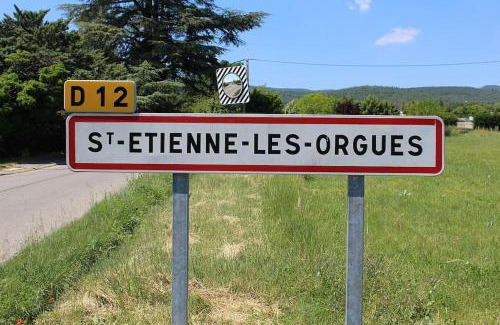 Saint-Etienne-les-Orgues Apartamento | Accueil Chaleureux en Provence