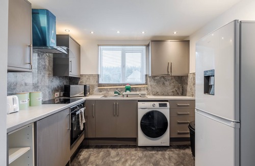 Manchester Casa | Ace Place - Pool Table - Etihad - Opp Train Statio