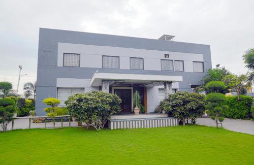 Indore Complejo | Aceotel Resort 7th Cloud, Indore