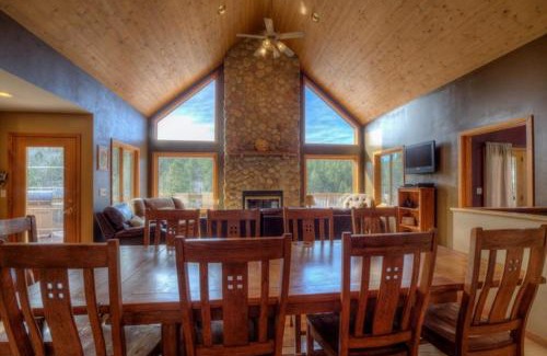 Deadwood Casa | Aces and Eights Lodge