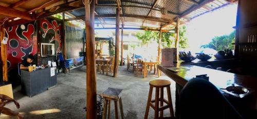 Bayan Hotel | Achita Cottages