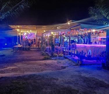 Bayan Hotel | Achita Cottages