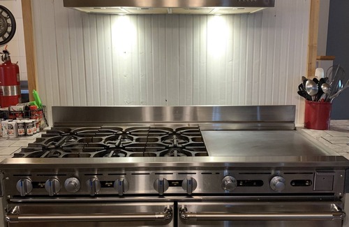 Hayward Casa | Ackwood Lodge - The Lodge, LARGE, Private Lakeshore Estate. Perfect for Family Reunions