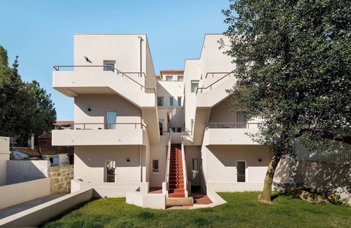 Uniao de Freguesias do Centro Apartamento | Acm002 Gallery 92 · Modern Garden House