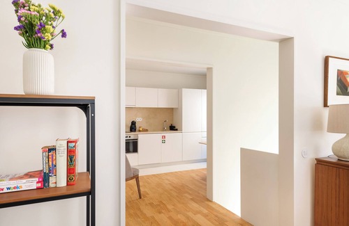 Uniao de Freguesias do Centro Apartamento | Acm014 Spacious 2BR Duplex in the Ground Floor