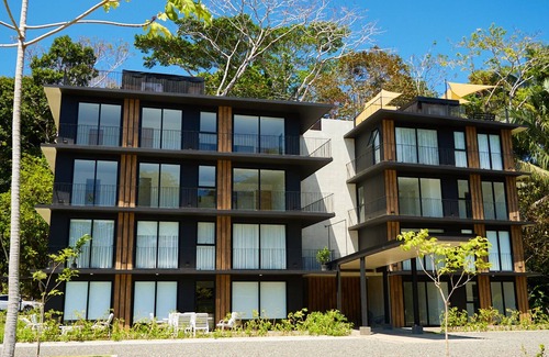 Jacó Condominio | Acogedor apartamento de playa con vista al lago y