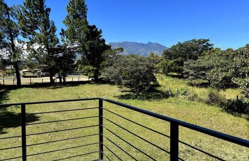 Alto Boquete Apartamento | Acogedor apartamento con hermosa vista al volcán - The Goat Spot - planta alta