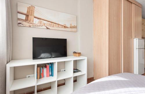 Pedregalejo Playa Apartamento | Acogedor estudio en Pedregalejo junto al mar