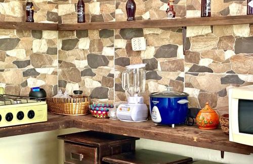 Cuenca Casa | Acogedora cabaña de 2hab, 2bañ y BBQ, garajes, WiFi