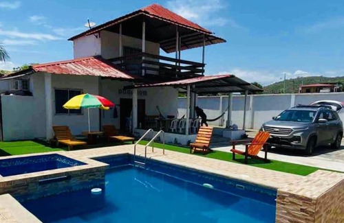 Crucita Casa | Acogedora casa con piscina en Crucita