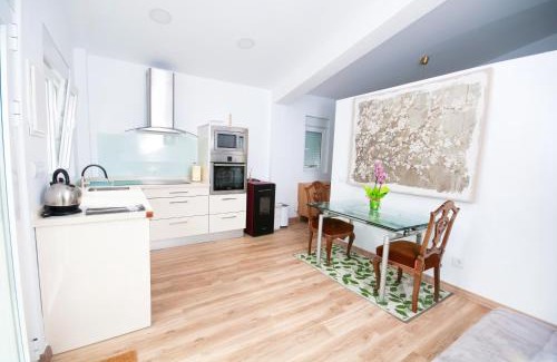 Santiago de Compostela Apartamento | Acogedora minicasa en entorno rural a 1200 m de la Catedral