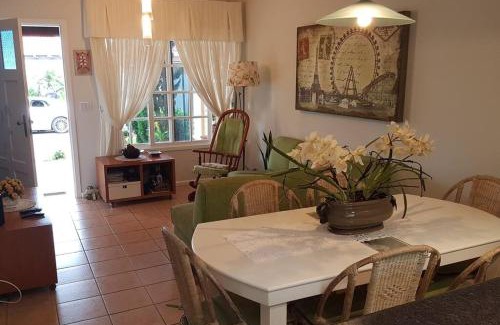 Xangri-La Casa | Acolhedora casa de praia em condomínio fechado à beira mar