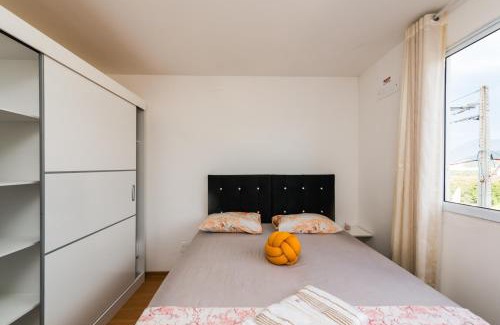 Palhoca Apartamento | Acomodações Azaleias by Rental