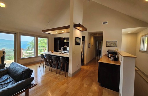 Ferguson Cabina | Acorn Ridge Cabin near Boone-Romantic Cabin Just for Two with Breathtaking Views