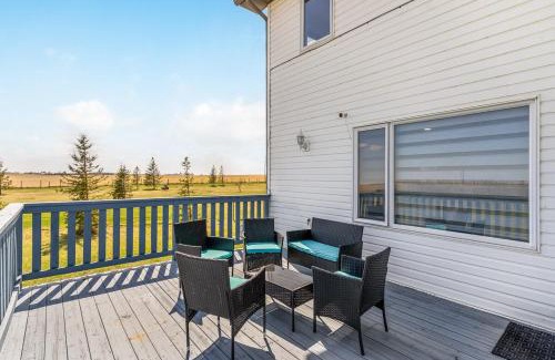 Lyalta Casa | Acreage, 5 bdrm, King Bed, AC, Wood Fireplace, Rural