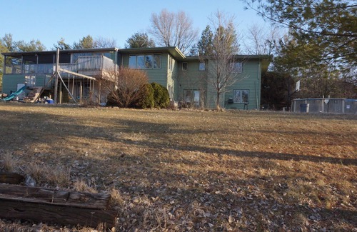 Urbandale Casa | Acreage InTown 4 BR, 2 Bath 3,300 sq ft half house option with gymnasium.