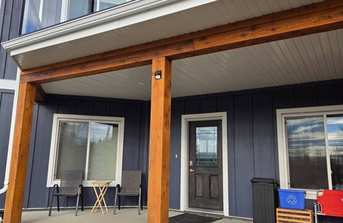 Regional District of Fraser-Fort George Casa | Acreage with kitchen/laundry; dog friendly
