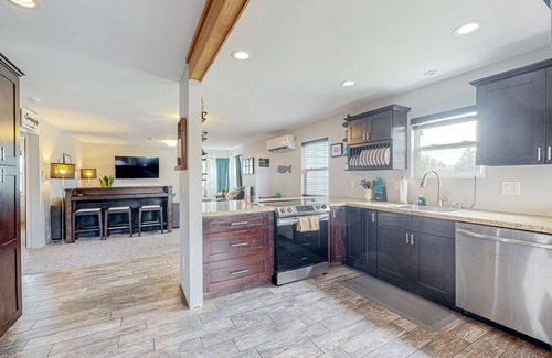 Long Beach Casa | Acreage with sauna, hot tub, firepit, separate studio - beach nearby & dogs OK