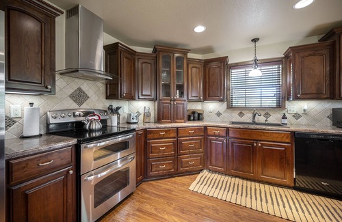 Broken Bow Cabina | Acres BEST GAME Rm Sleeps 8 - 2 acre- Hot tub, Fire Pit