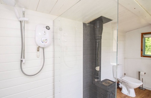 Maiden Newton Cabaña | ACRES MEADOW, pet friendly, with open fire in Maiden Newton