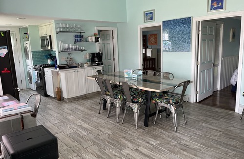 West Hyannisport Casa | Frente a la playa de Craigville, impecable casa de playa recientemente renovada durante todo el año