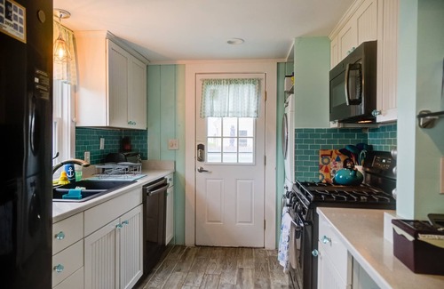 West Hyannisport Casa | Frente a la playa de Craigville, impecable casa de playa recientemente renovada durante todo el año