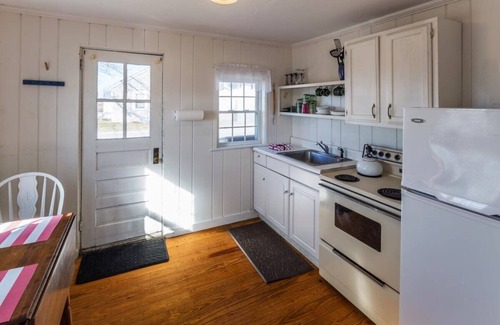 Wellfleet Casa | # 305: ¡Excelente ubicación! Justo enfrente de la playa de Mayo y a corta distancia del centro de la ciudad!