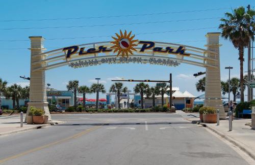 Lullwater Beach Casa | Across Street from Beach - Close to Pier Park - Sleeps 6!