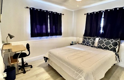 Universal City Casa | Across-the-Street Charmer: Your Next Home Beckons!