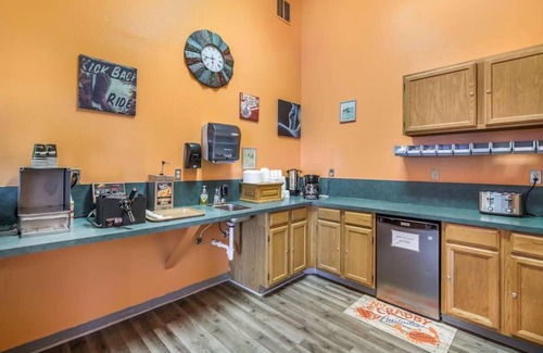Medora Cama Y Desayuno | 30 miles from MEDORA ,Nearby World Class Brewery Nearby montana border