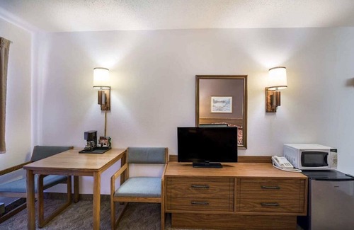 Medora Cama Y Desayuno | 30 miles from MEDORA ,Nearby World Class Brewery Nearby montana border