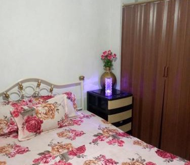Guayaquil Casa | Acuarela del Rio H#1 Cerca Terminal Terrestre Habitación privada con baño