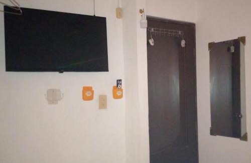 Guayaquil Casa | Acuarela del Rio H#3 Cerca Aeropuerto y Terminal Habitación privada con baño