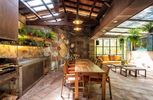 Cabrils Casa | ACUARELA Casa con jardín y gran piscina privada. A 25 minutos de Barcelona y 10 minutos de la playa