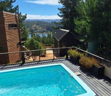 Vichuquen Casa | Acuarela minicasas con piscina en Lago Vichuquen