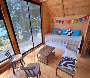 Vichuquen Casa | Acuarela minicasas con piscina en Lago Vichuquen