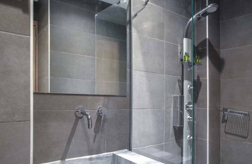 Makrigianni Hotel | AD Luxury Rooms & Suites
