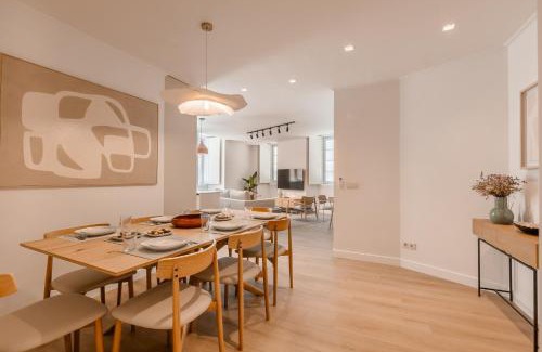 Misericordia Apartamento | AD2 Renovated Charm in Prime Location with AC