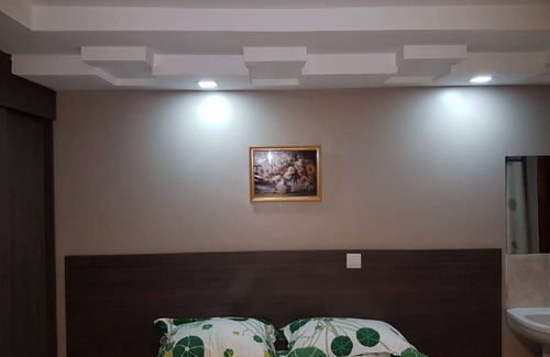 Meru Hotel | Adala Motel