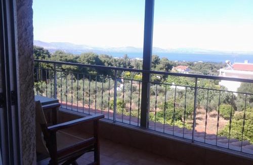 Nea Makri Apartamento | Adam's Farm Loft - Airport shuttle available!