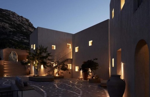 Matala Apartamento | Adama - Luxury Two-Bedroom Maisonette with Private Heated Swimming Pool