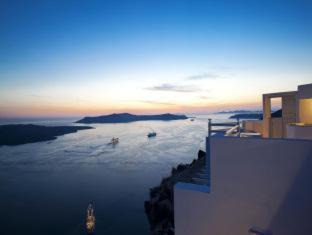 Fira Hotel | Adamant Suites