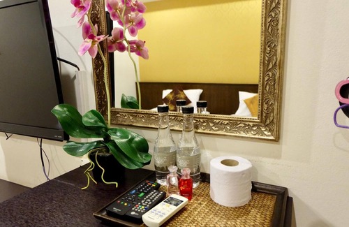 Chana Songkhram Hotel | Adamaz House