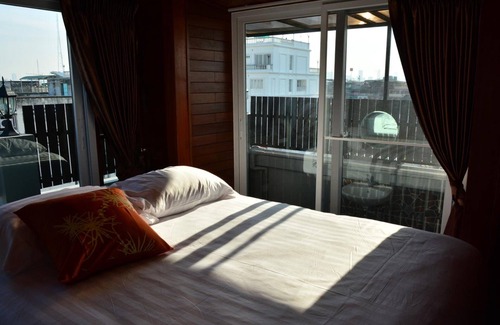 Chana Songkhram Hotel | Adamaz House