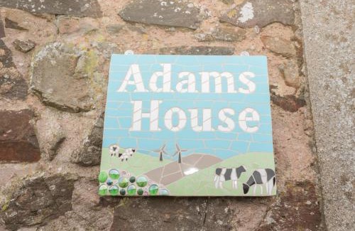Coldingham Casa | Adams House