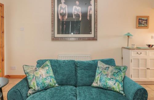 Coldingham Casa | Adams House