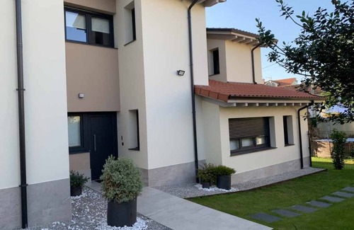 Poo Apartamento | ADOSADO-DUPLEX ADAPTADO zona de playa y montaña